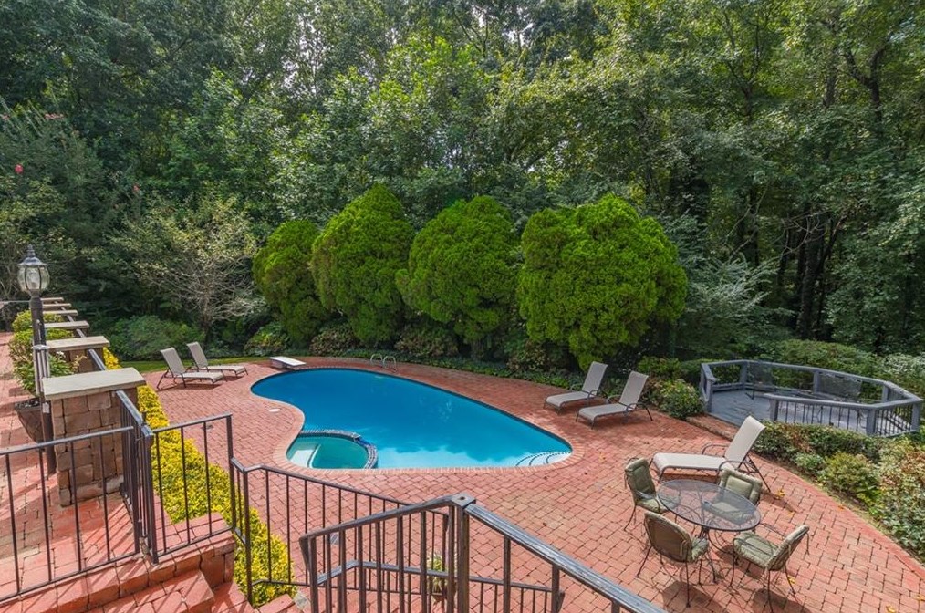 4610 Orkney Ln, Atlanta GA  30331-7440 exterior
