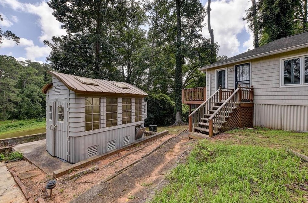1530 Niskey Lake Trl, Atlanta GA  30331-6318 exterior