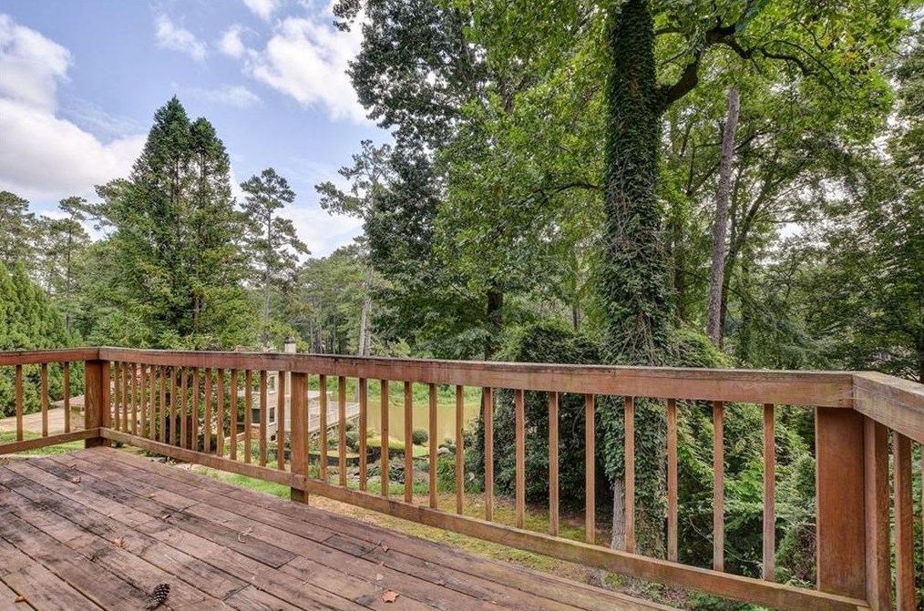 1530 Niskey Lake Trl, Atlanta GA  30331-6318 exterior
