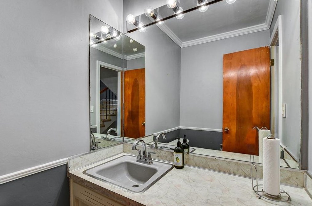 1530 Niskey Lake Trl, Atlanta GA  30331-6318 exterior