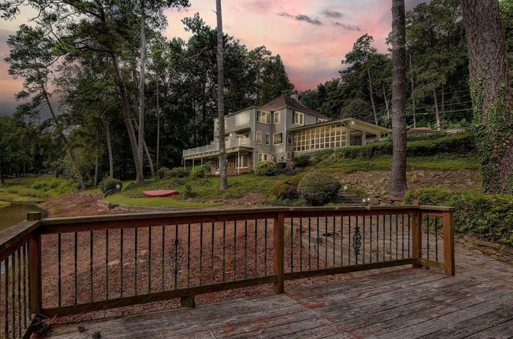 1530 Niskey Lake Trl, Atlanta GA  30331-6318 exterior