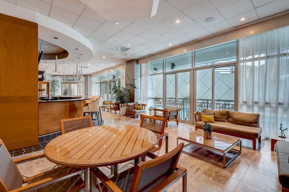 3338 Peachtree Rd, Atlanta GA  30326-1026 exterior