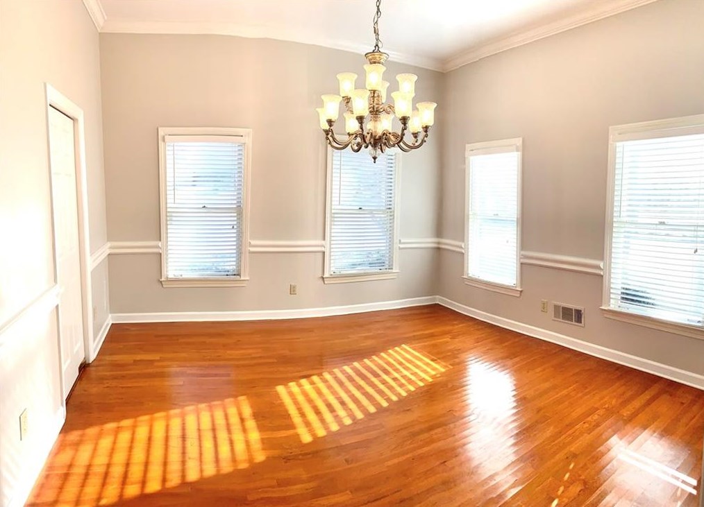 9445 Knollcrest Blvd, Alpharetta GA 30022-5112 exterior