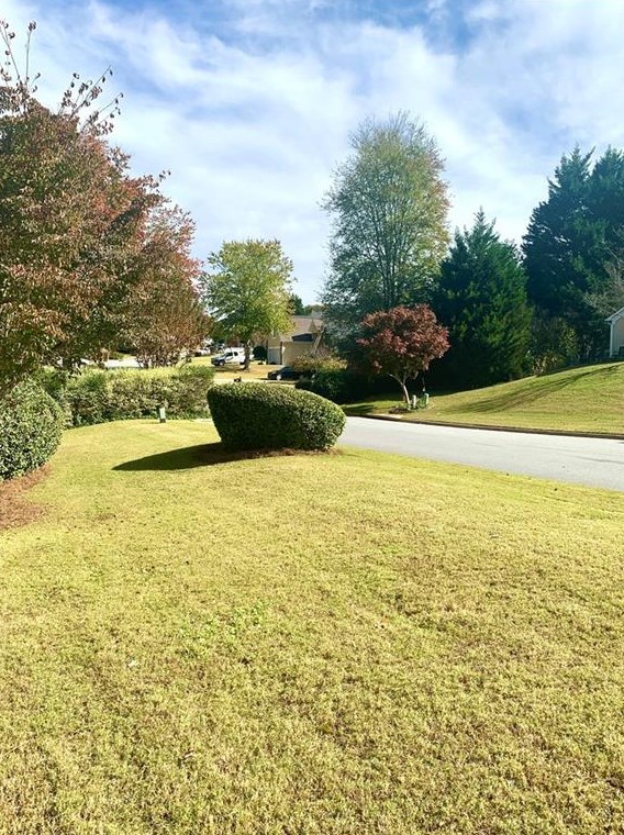 9445 Knollcrest Blvd, Alpharetta GA 30022-5112 exterior