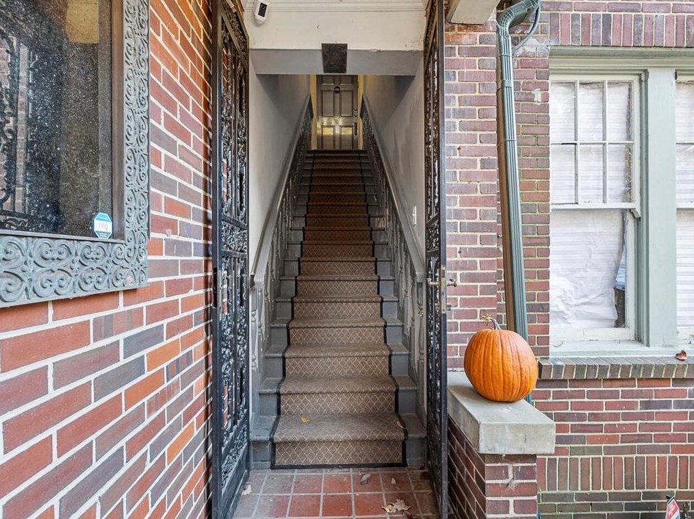 1868 Wycliff Rd, Atlanta GA  30309-1810 exterior