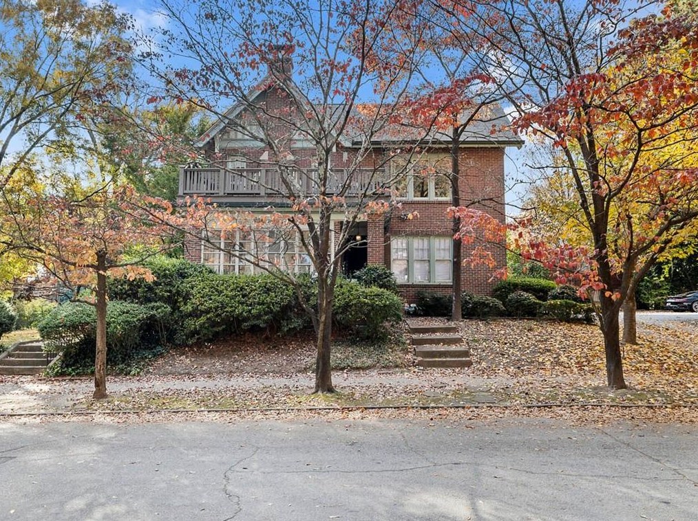 1868 Wycliff Rd, Atlanta GA  30309-1810 exterior