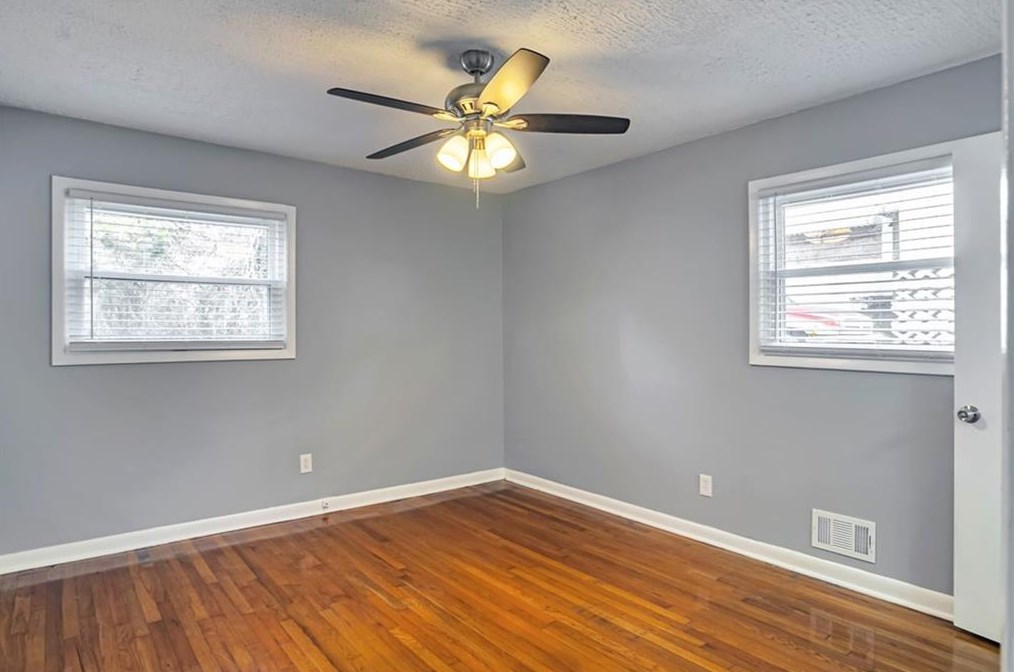 985 Winburn Dr, Atlanta GA  30344-2872 exterior