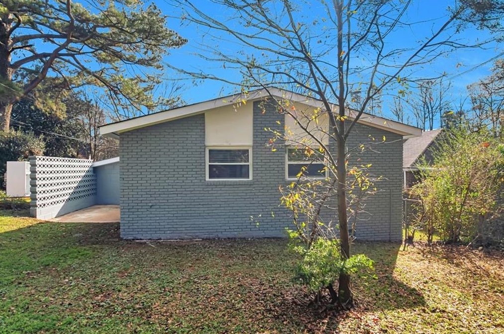 985 Winburn Dr, Atlanta GA  30344-2872 exterior