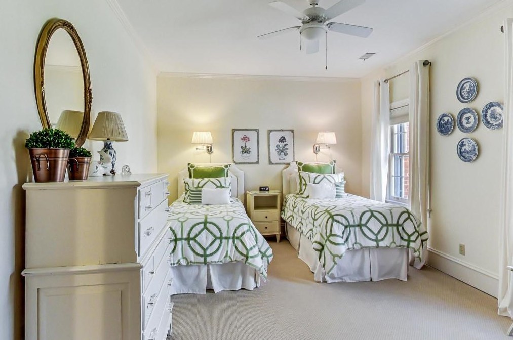 1302 Wesley Pl, Atlanta GA  30327-1712 exterior