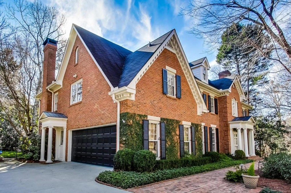 1302 Wesley Pl, Atlanta GA  30327-1712 exterior