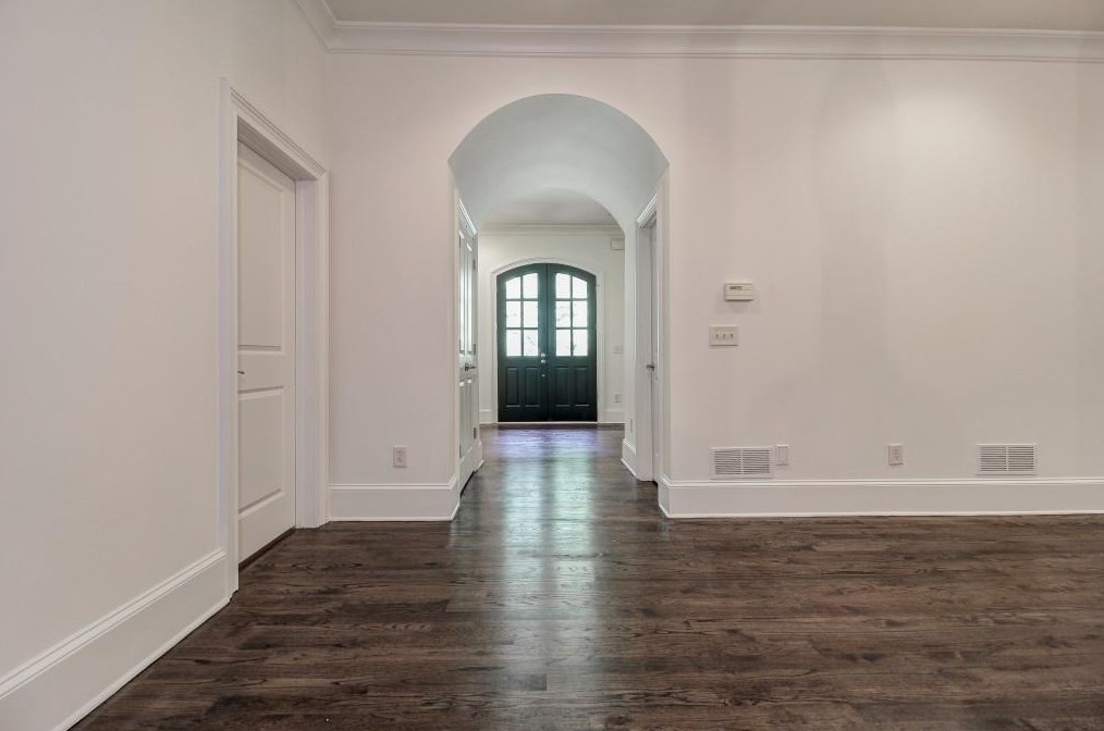 688 Mountain Dr, Atlanta GA 30342-3900 exterior