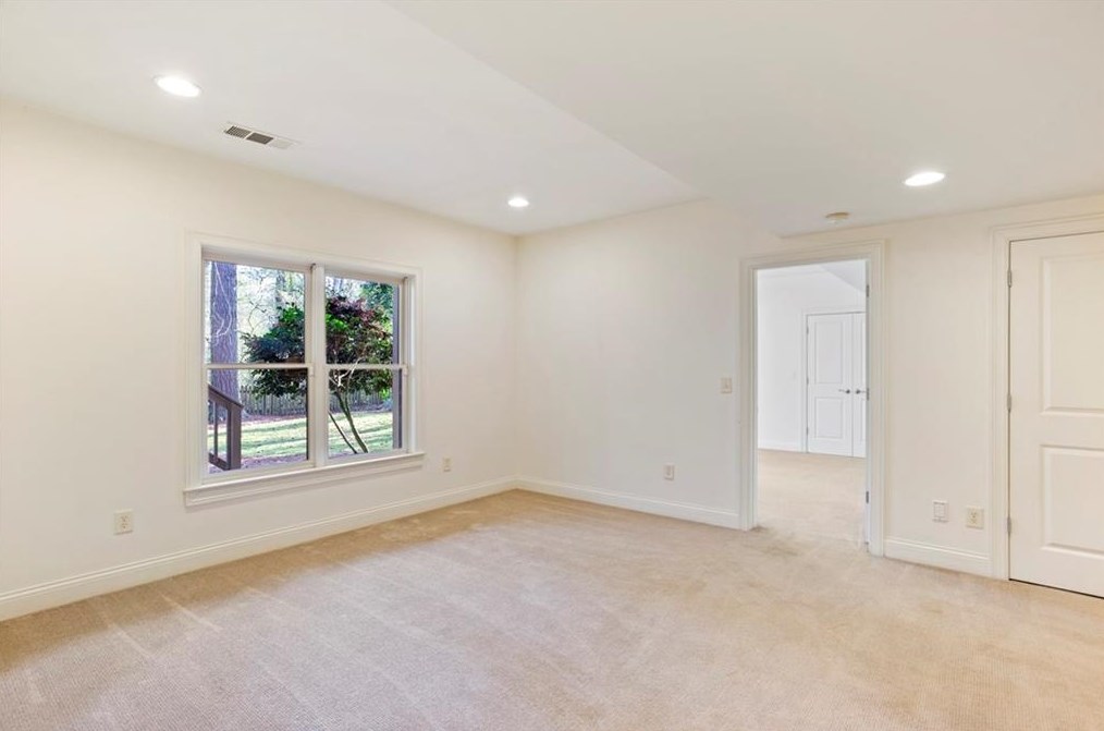 688 Mountain Dr, Atlanta GA 30342-3900 exterior