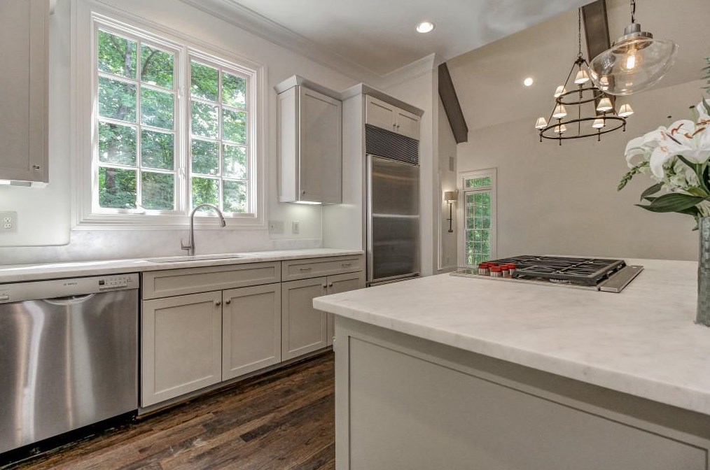 688 Mountain Dr, Atlanta GA 30342-3900 exterior