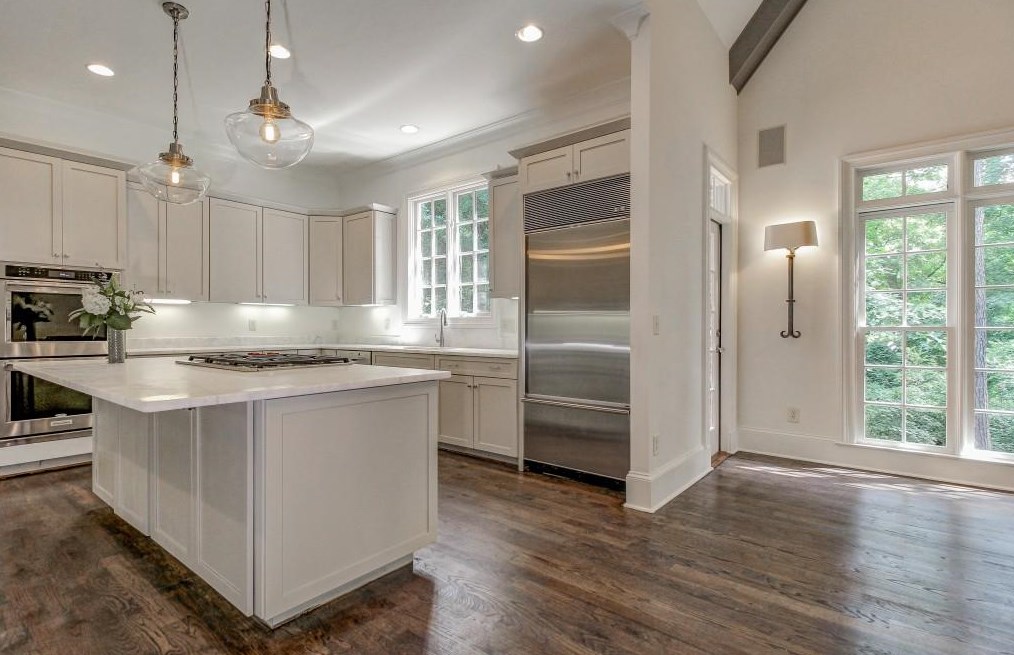 688 Mountain Dr, Atlanta GA 30342-3900 exterior