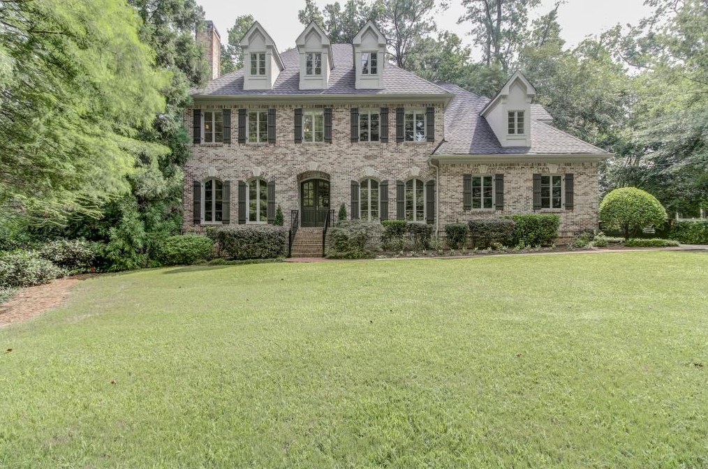 688 Mountain Dr, Atlanta GA 30342-3900 exterior