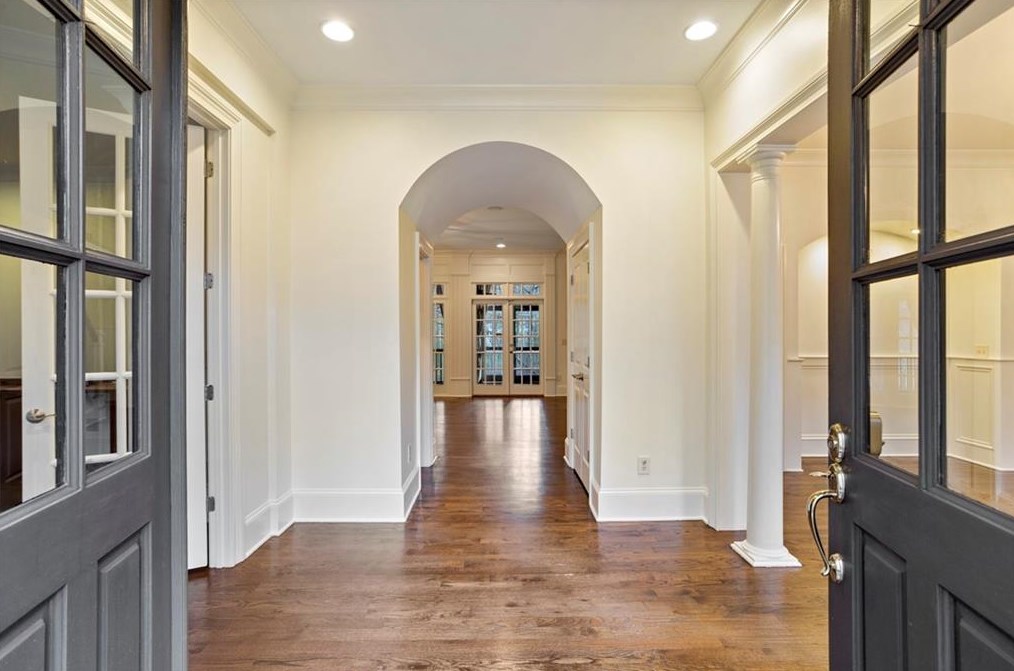 688 Mountain Dr, Atlanta GA 30342-3900 exterior