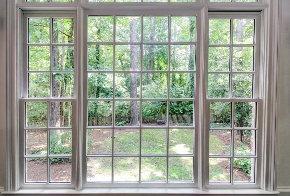 688 Mountain Dr, Atlanta GA 30342-3900 exterior