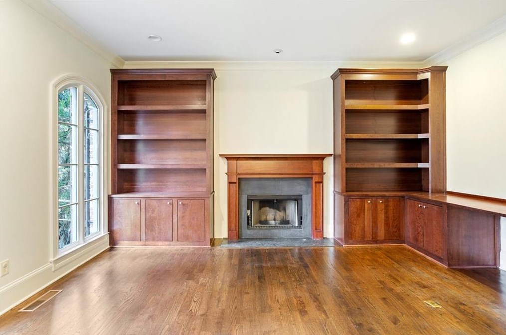 688 Mountain Dr, Atlanta GA 30342-3900 exterior