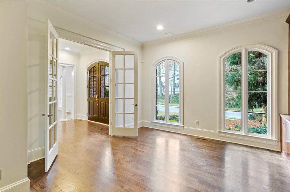 688 Mountain Dr, Atlanta GA 30342-3900 exterior