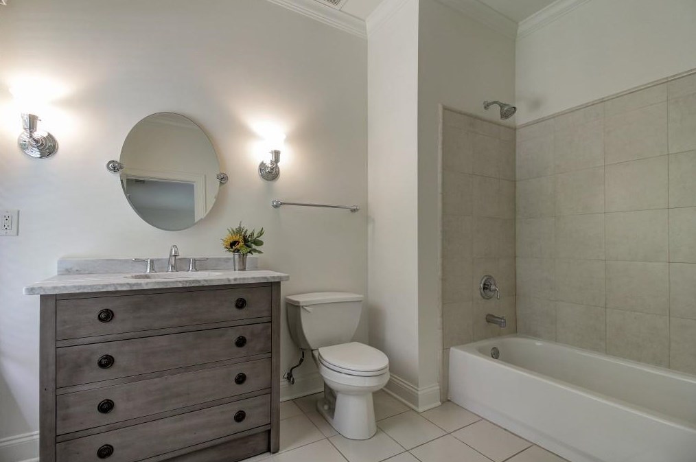 688 Mountain Dr, Atlanta GA 30342-3900 exterior