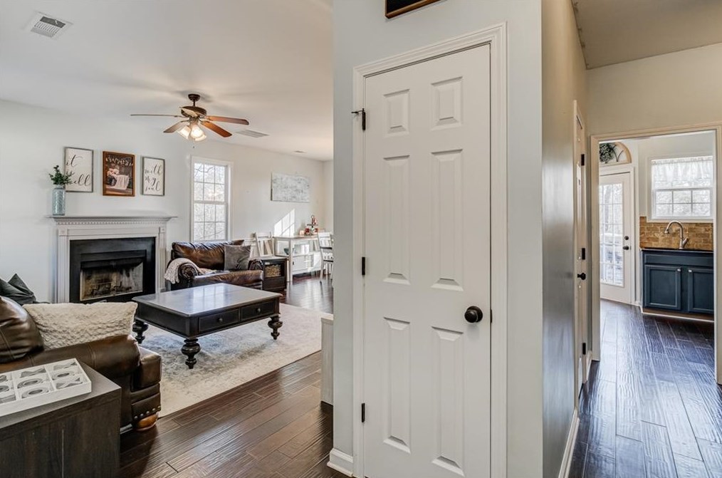 179 Levi St, Calhoun GA 30701-8018 exterior