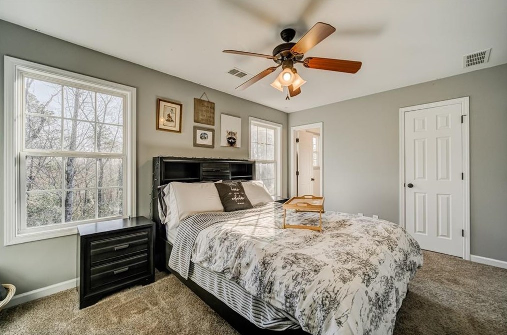 179 Levi St, Calhoun GA 30701-8018 exterior