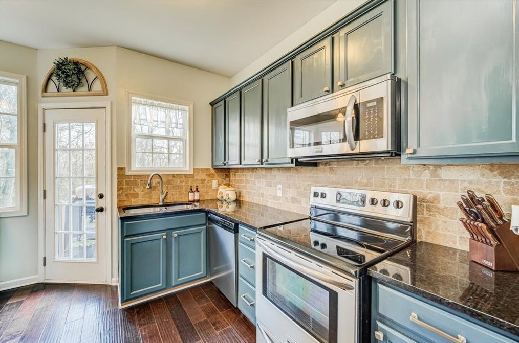 179 Levi St, Calhoun GA 30701-8018 exterior