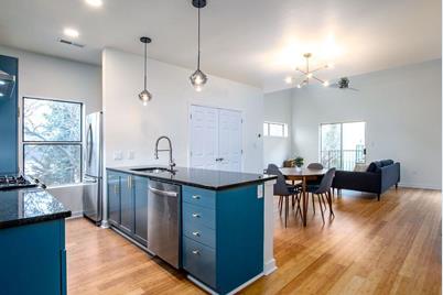 110 Moreland Avenue SE #H - Photo 1