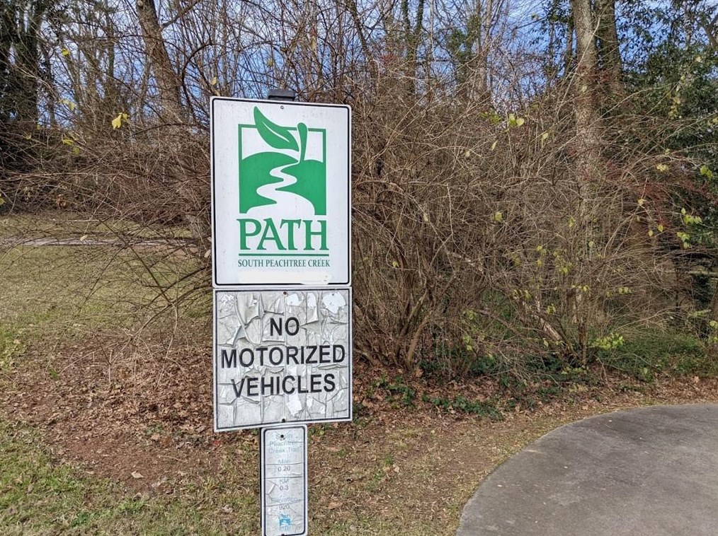 920 Willivee Dr, Decatur GA 30033-4128 exterior