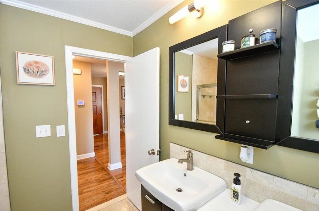 1505 Robinhood Trl, Gainesville GA  30501-2427 exterior