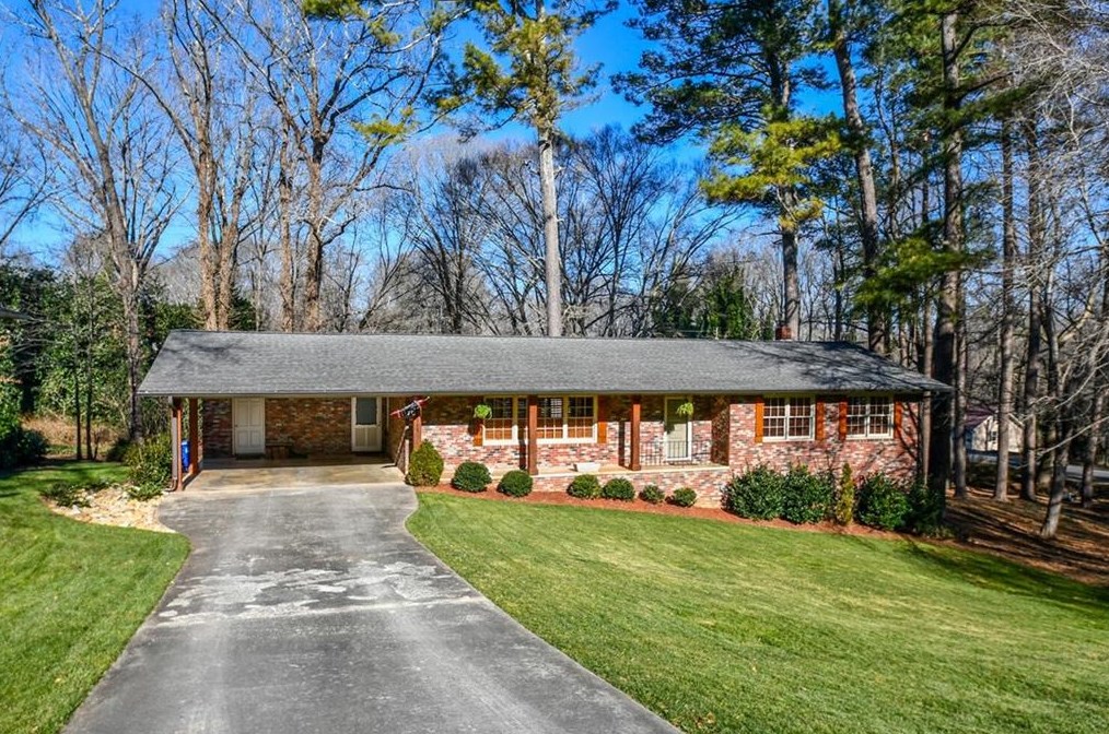 1505 Robinhood Trl, Gainesville GA  30501-2427 exterior