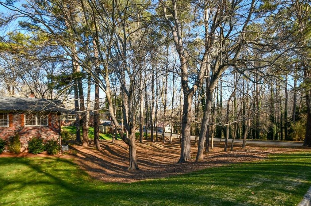 1505 Robinhood Trl, Gainesville GA  30501-2427 exterior