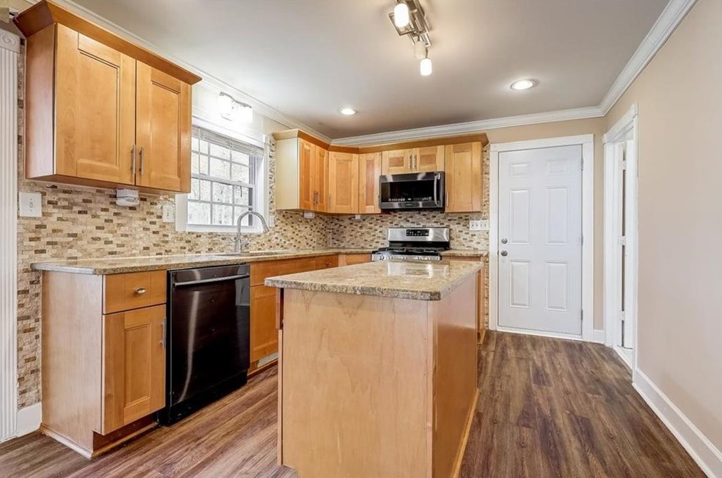 620 Spring Forest Dr, Lawrenceville GA  30043-2460 exterior