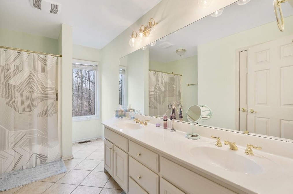 1325 Smt Rd, Alpharetta GA 30004-3528 exterior