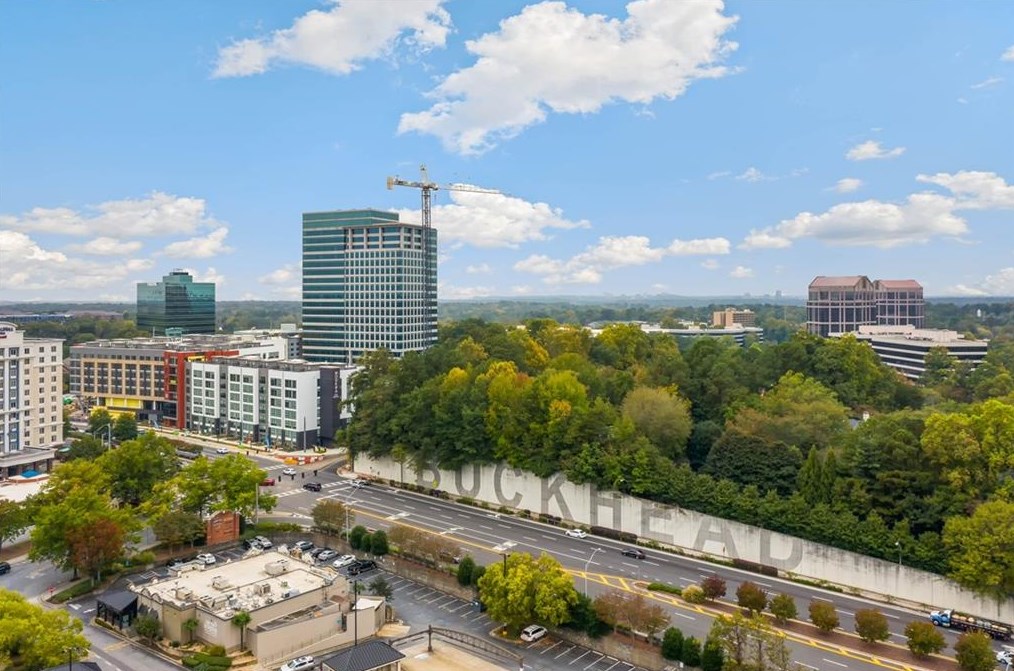 3334 Peachtree Rd, Atlanta GA  30326-6801 exterior