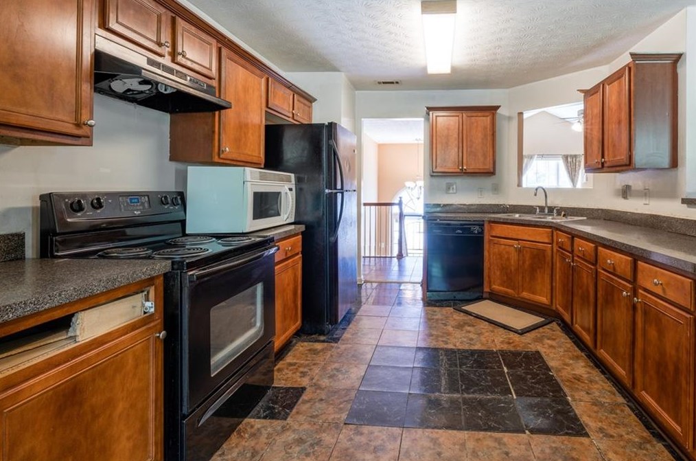 4945 Wexford Trl, Atlanta GA  30349-2478 exterior