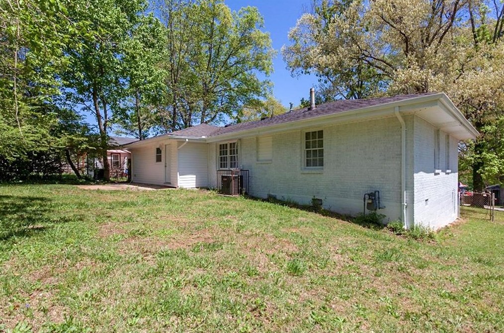 2289 Mark Trl, Decatur GA  30032-5357 exterior