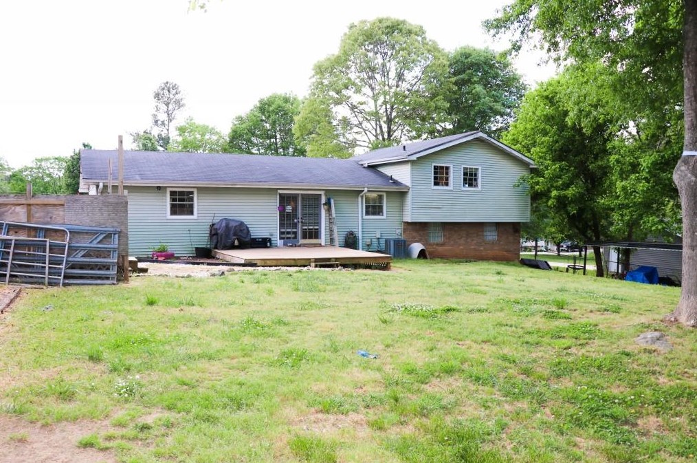 104 Wilburn Dr, Powder Springs GA  30127-4179 exterior