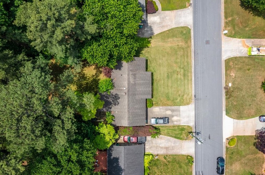 2036 Glenroy Dr, Smyrna GA  30080-2516 exterior