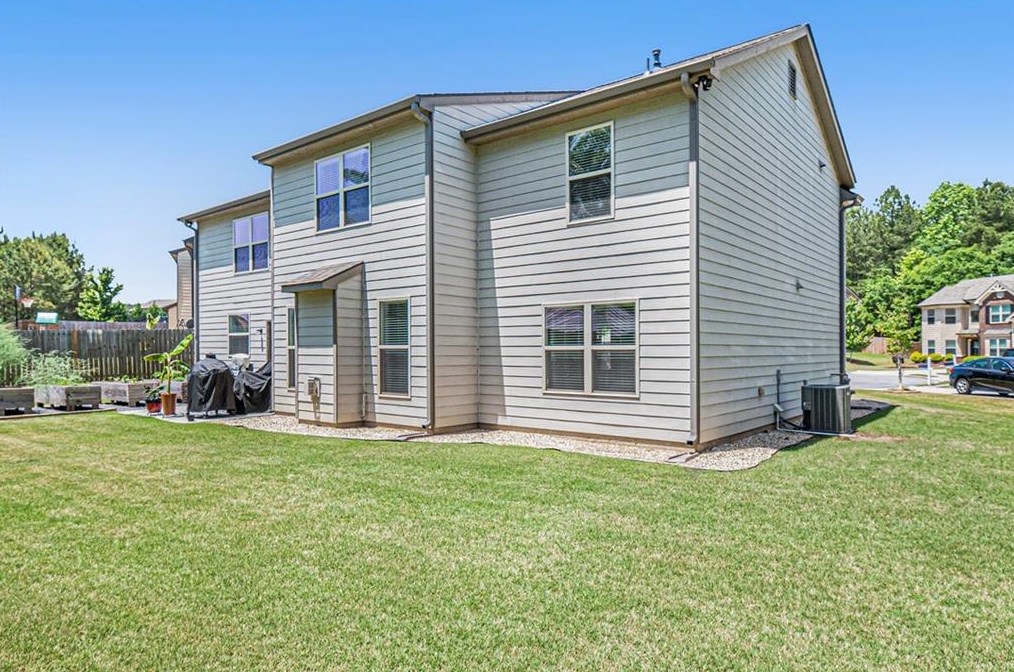 1418 Bramlett Hl Dr, Lawrenceville GA 30045-3769 exterior