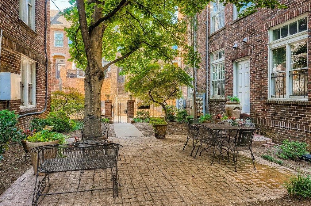 690 Piedmont Ave, Atlanta GA  30308-1926 exterior