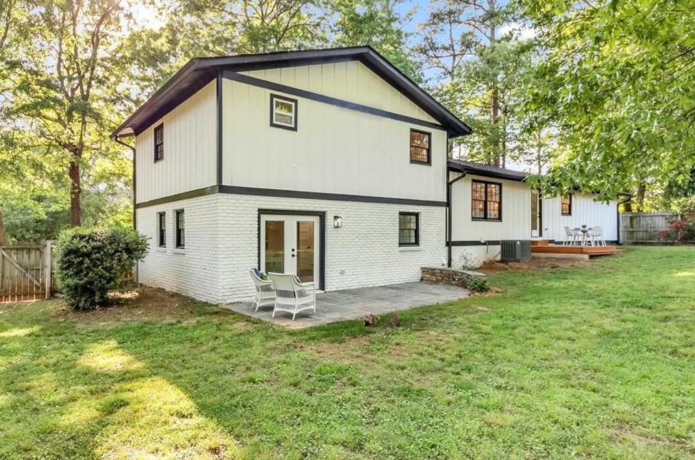 445 Concord Ln, Smyrna GA  30082-3217 exterior