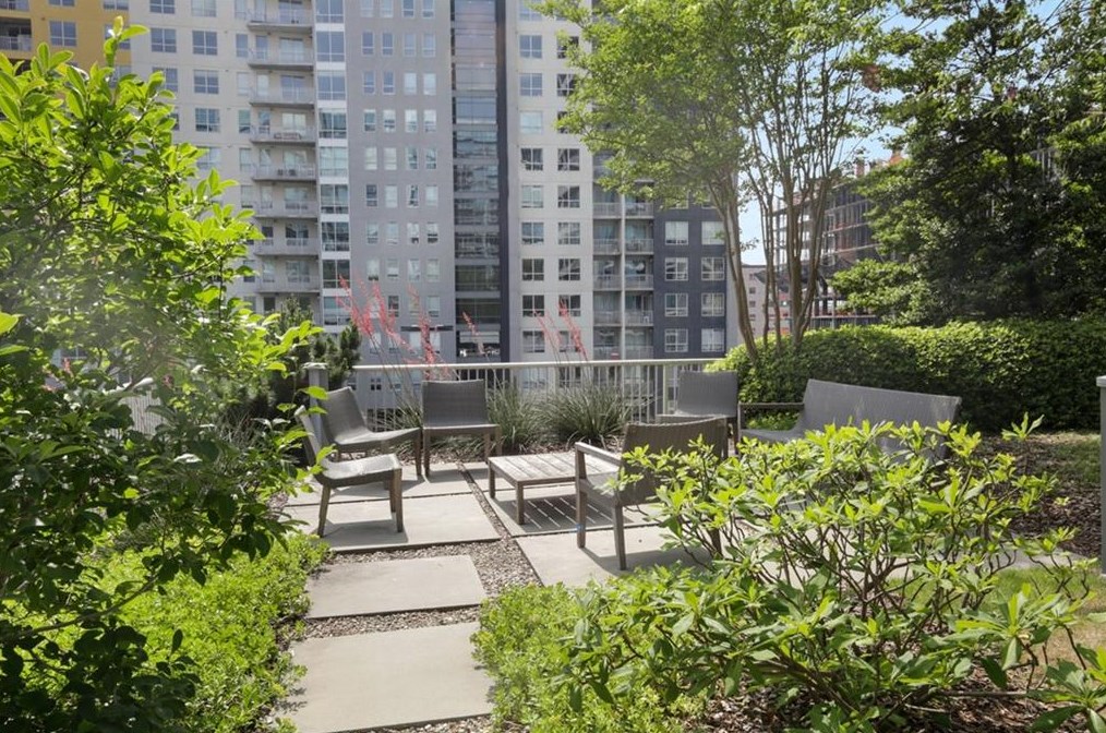 44 Peachtree Pl, Atlanta GA  30309-3907 exterior