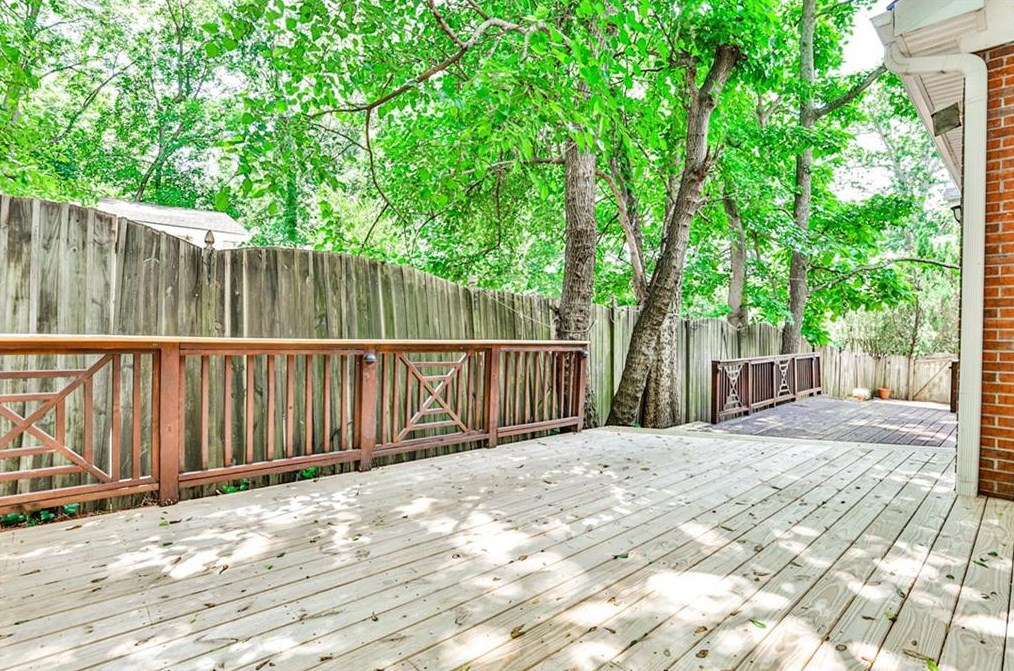 103 Cottonwood Pl, Decatur GA  30030-2973 exterior