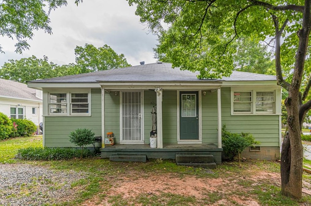 2231 Newnan St, Atlanta GA  30344-2541 exterior