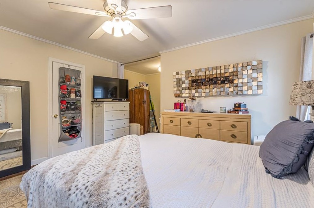 2231 Newnan St, Atlanta GA  30344-2541 exterior