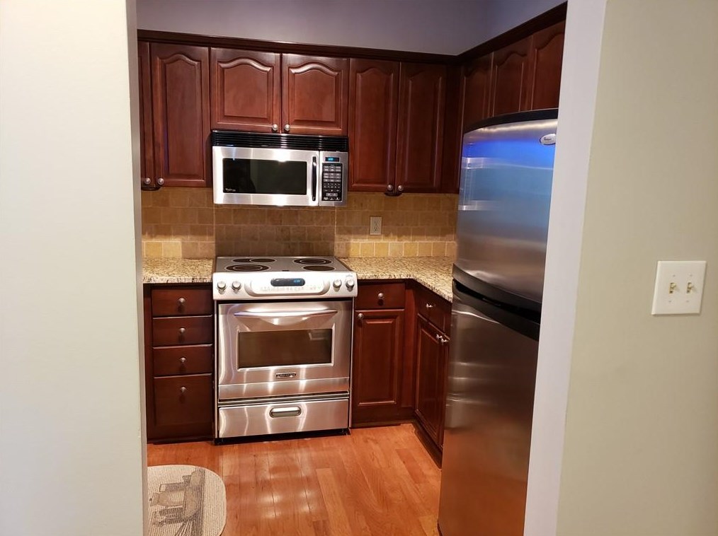 1301 River Green Dr, Atlanta GA 30327-3055 exterior