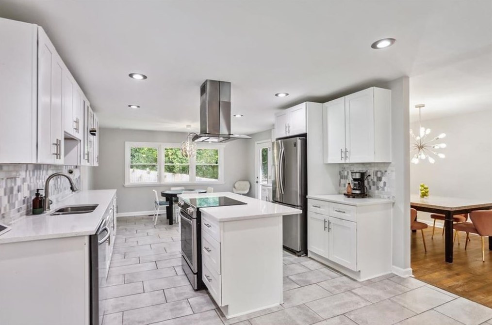 2623 Miriam Ln, Decatur GA  30032-5732 exterior