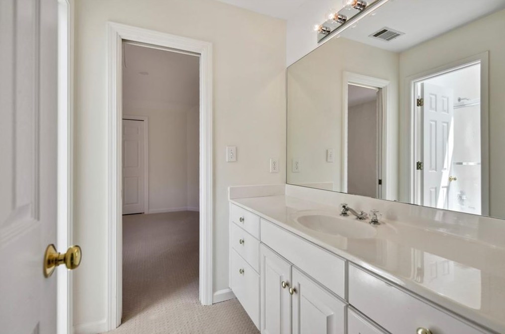 10 Westminster Close Dr, Atlanta GA  30327-1604 exterior