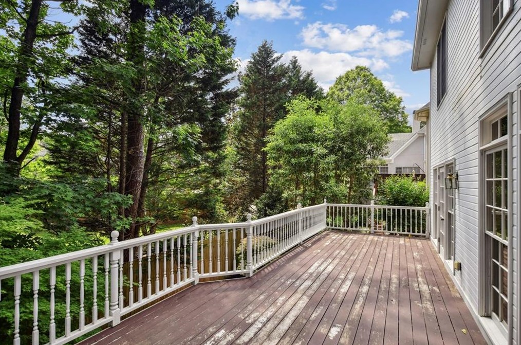 10 Westminster Close Dr, Atlanta GA  30327-1604 exterior